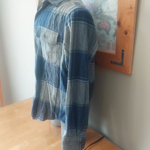 Old Navy Men's Blue and Grey Plaid Flannel Cotton Button Up Shirt Large - Picture 3 of 9